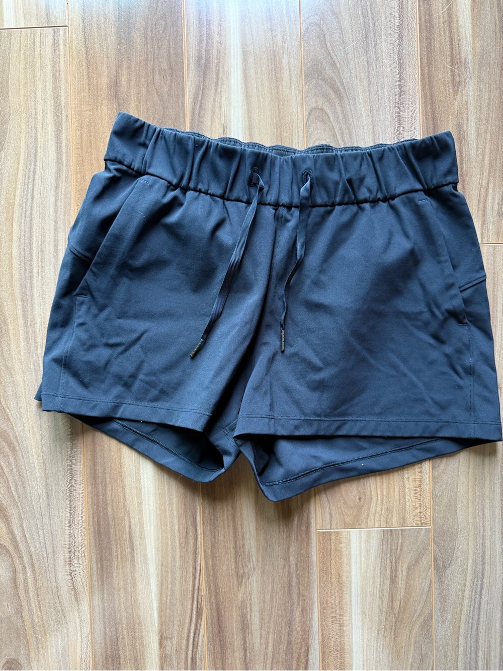 Lululemon On The Fly Short - size 6